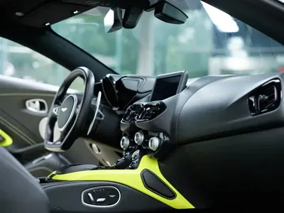 Aston Martin V8 Vantage