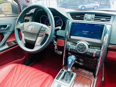 Toyota Reiz