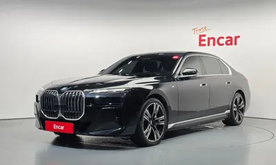 BMW i7