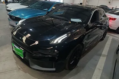 Lynk & Co 03
