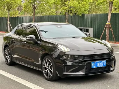 Lynk & Co 03