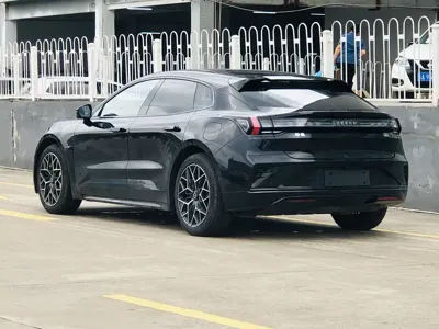 Zeekr 001