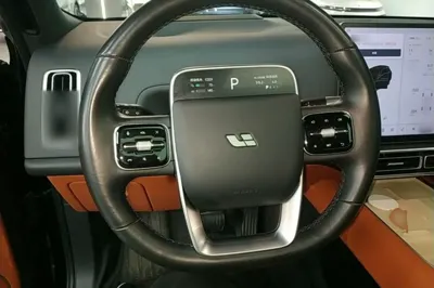 Li Auto L8
