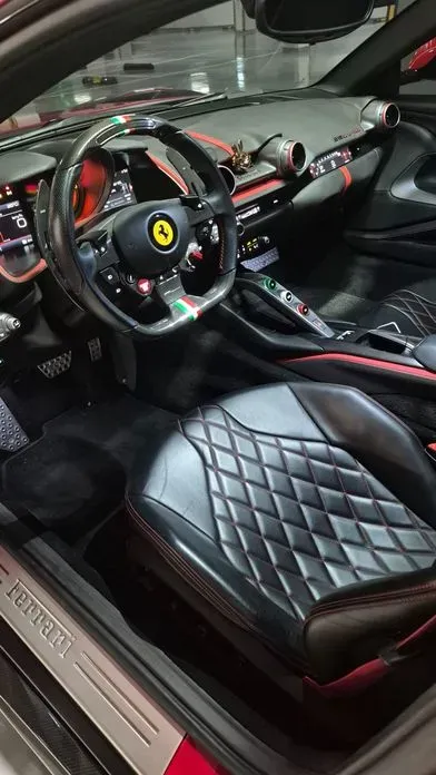 Ferrari 812