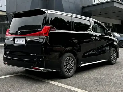Lexus LM