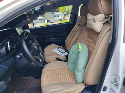 Toyota Yaris L