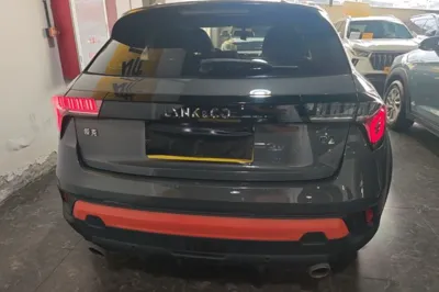 Lynk & Co 02