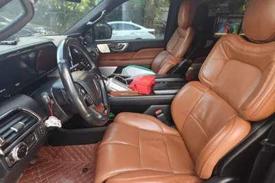 Lincoln Navigator