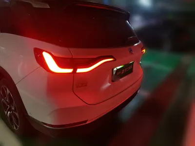 Nio ES8