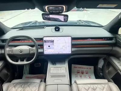 Nio ES8
