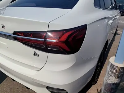 Roewe i5