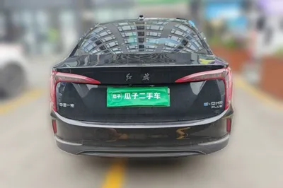 Hongqi E-QM5
