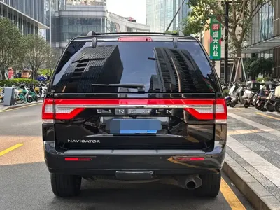 Lincoln Navigator