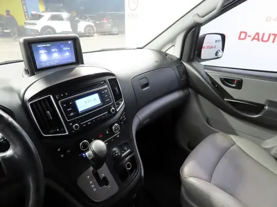 Hyundai Starex