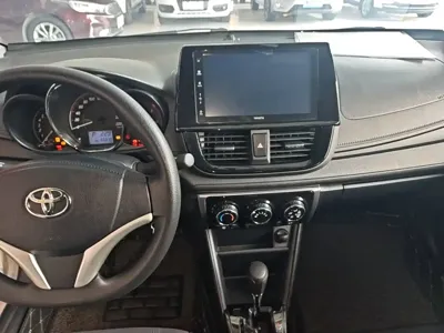 Toyota Yaris L