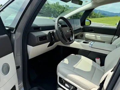 Li Auto Li MEGA
