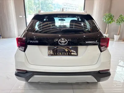 Toyota Yaris L