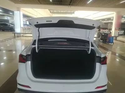 Roewe i5