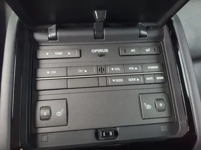 Kia Opirus