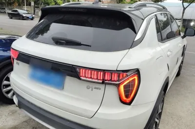 Lynk & Co 01