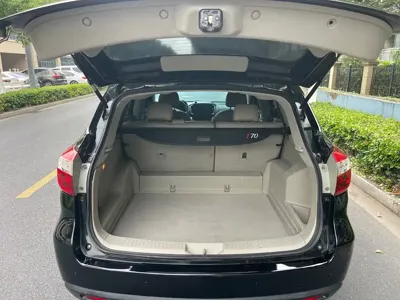 Venucia T70