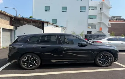 BMW iX