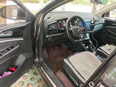 Jetta VS5