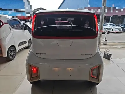 Baojun E200