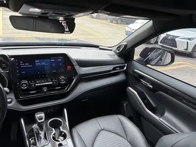 Toyota Crown Kluger