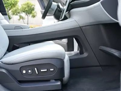 Nio ES8