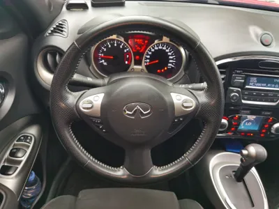 Infiniti ESQ