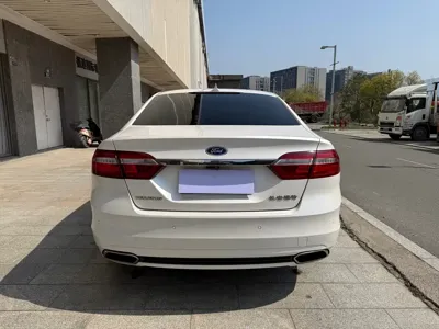 Ford Taurus