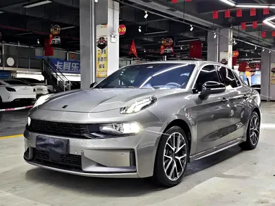 Lynk & Co 03
