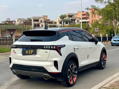 Lynk & Co 06