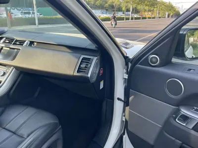 Land Rover Sport