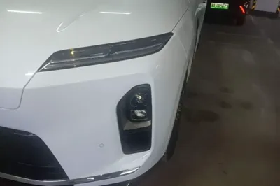 Nio ES8