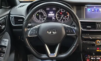 Infiniti Q30