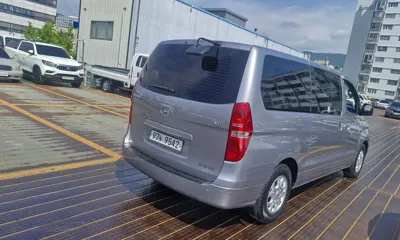 Hyundai Starex