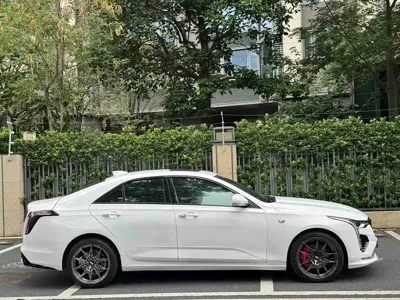 Cadillac CT4