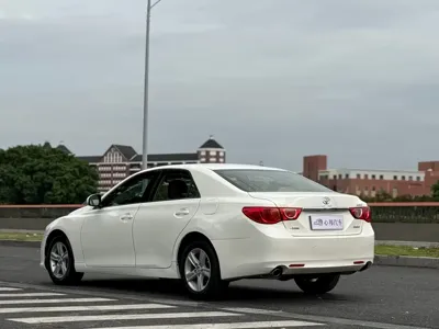 Toyota Reiz