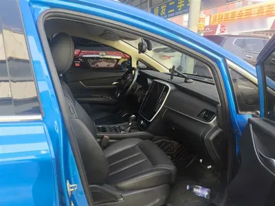 BYD MAX
