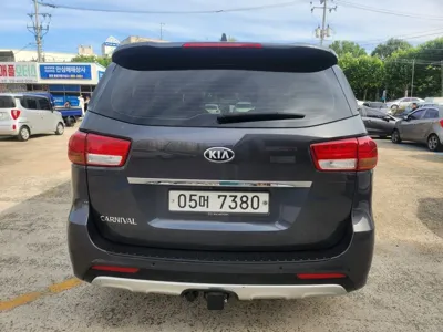 Kia Canival