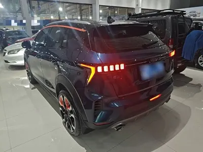 Lynk & Co 06