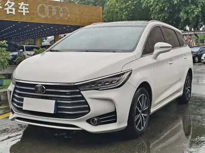 BYD MAX