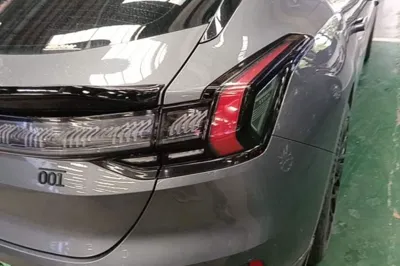 Zeekr 001
