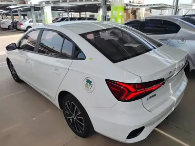 Roewe i5