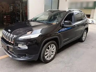 Jeep Cherokee (Import)