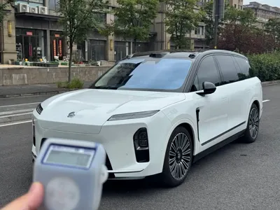 Nio ES8