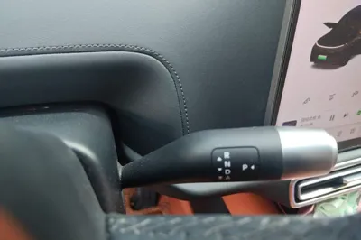 Li Auto L8