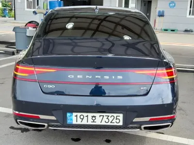 Genesis G90
